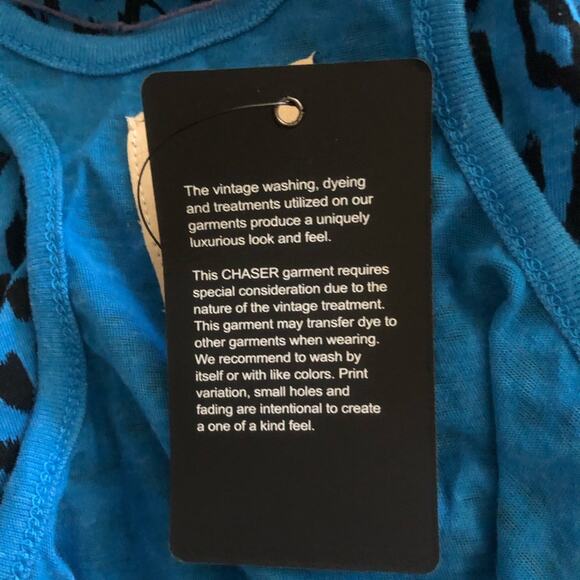 Chaser NWT Women’s Animal Print Pullover Knit Tank Top Small Royal Blue Scoop - Picture 11 of 14